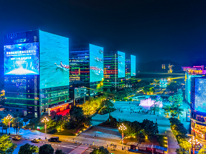 廣州黃埔科學(xué)城綠軸廣場網(wǎng)格屏項目