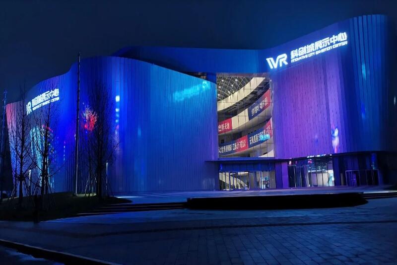 LED透明屏面臨漲價(jià)潮，中小企業(yè)該何去何從呢